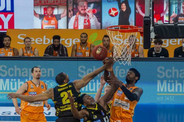 人事变化 人事变化